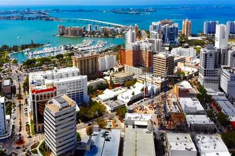 Is sarasota expensive place to live?