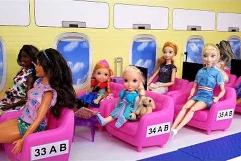 Airplane ! Elsa and Anna toddlers in Barbie’s plane - vacation trip