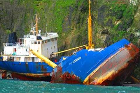 Top Expensive Boat Fails Caught On Camera - Ultimate Ship Crashing Compilation !!