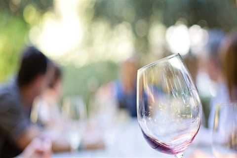 What happens during a wine tasting?