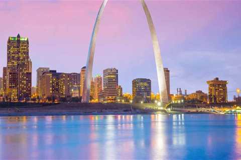 Exploring St. Louis, Missouri: Tour Guides and Commentary