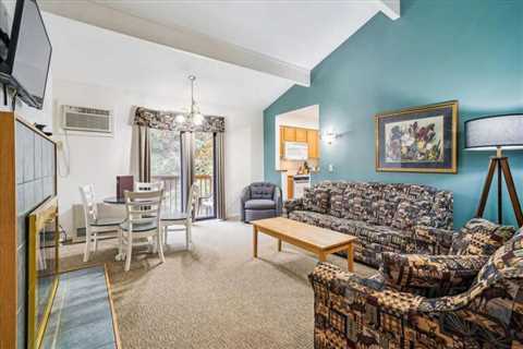 109 110 Cedarbrook Two Bedroom Suite in Killington, VT - Accommodates 8 Guests