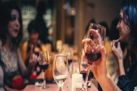 Experience The Finer Things: Chicago's Best Wine Tours With A Luxury Travel Agency