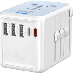 Universal Travel Adapter Review: Charge All the Things!