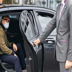 The Art of Timing: How Chauffeurs Master Perfect Punctuality