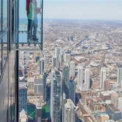 How Chicago Tourism Blends History, Food, and Fashion