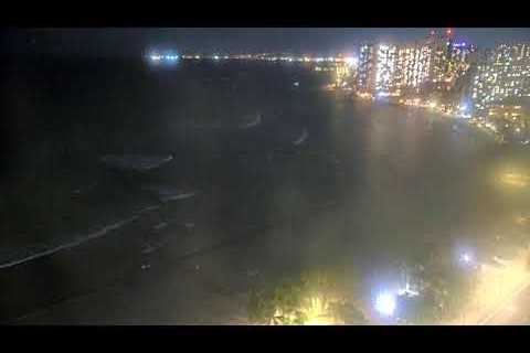 Powerful Storm Over Hawaii | Waikiki Beach Marriott Resort & Spa | Waikiki Webcams